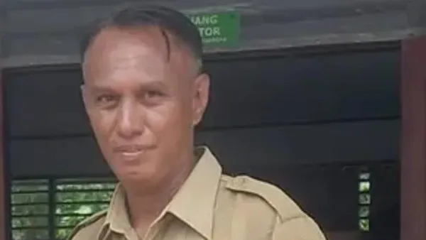 Wajah eks kades pembuang bayi yang disantap anjing (Foto: Facebook Mefi Boset /Detik)