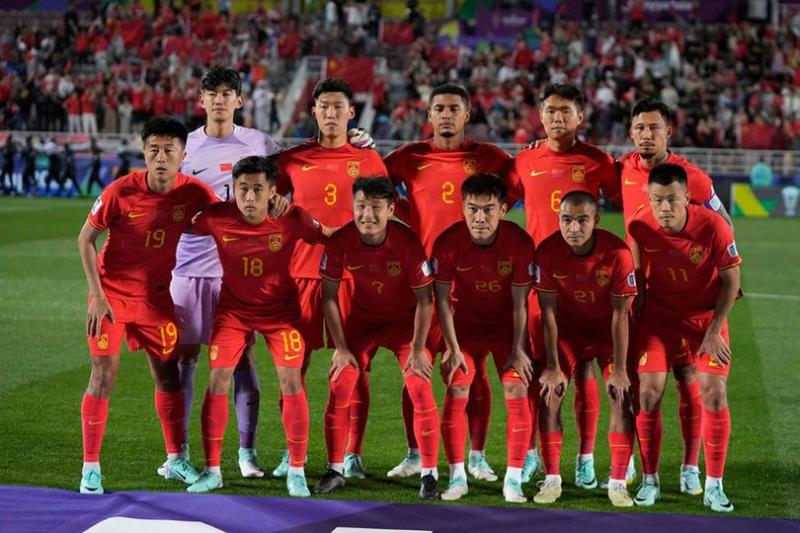 Starting XI Timnas China ketika menghadapi Tajikistan di laga pertama Grup A Piala Asia 2023, 12 Januari 2024 lalu. (c) AP Photo/Thanassis Stavrakis