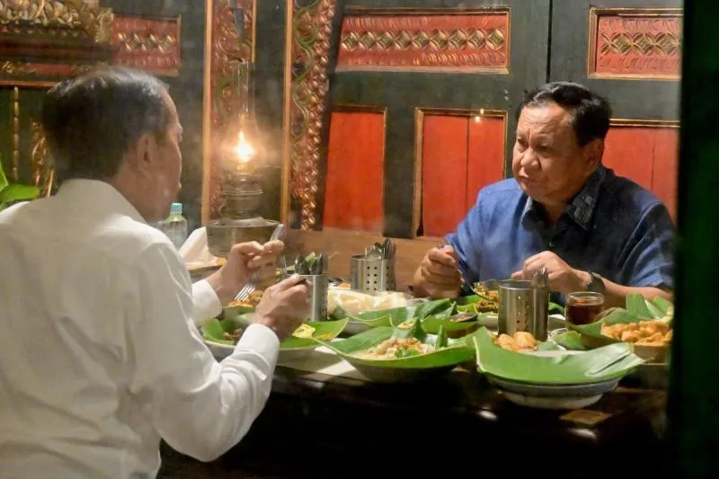 Kembali Bertemu, Prabowo-Jokowi Makan Malam di Tempat Relawan Gibran. (Setpres).