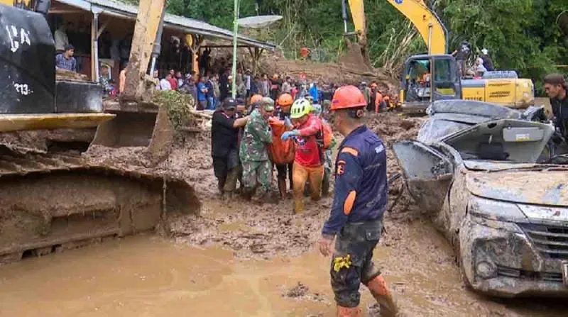 10 Orang Dikabarkan Hilang Akibat Bencana Longsor di Karo Sumut. (go Riau).