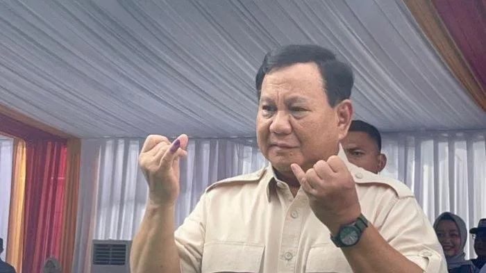 Presiden Prabowo Nyoblos Pilgub Jabar di TPS 08 Bojong Koneng Bogor. (tribunnews.com).