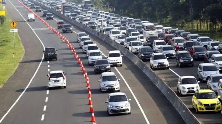 ilustrasi rekayasa lalu lintas contraflow di jalan tol. Foto: RRI