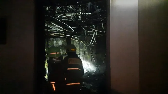 Foto: Kebakaran terjadi di sebuah rumah di Cipete Selatan, Cilandak, Jakarta Selatan. Sebanyak 40 personel damkar dikerahkan memadamkan api. Foto: Dok. Damkar Jaksel.    