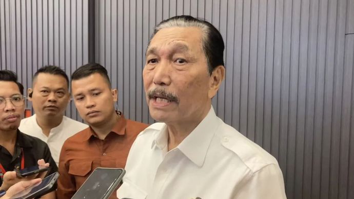 Luhut Boncorkan Dana Bansos Rp500 Triliun, Cuma Separuh Tepat Sasaran foto (Antara) (Imamatul Silfia)