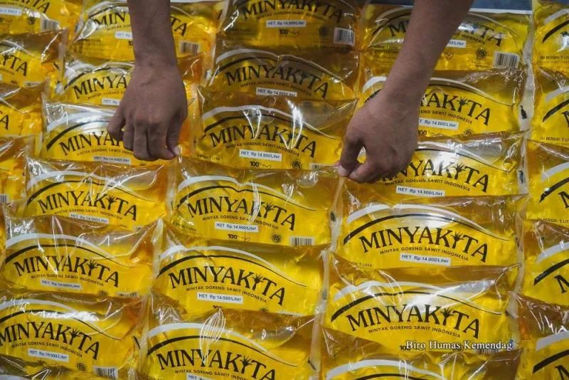 Takaran minyakita diduga tak sesuai dan dijual ke pasaran. Foto: Kemendag