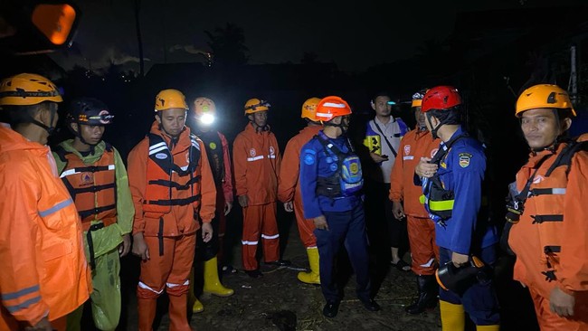 Ratusan Rumah di Purwakarta Terendam Air Akibat Tanggul Sungai Jebol. (BPBD Purwakarta).