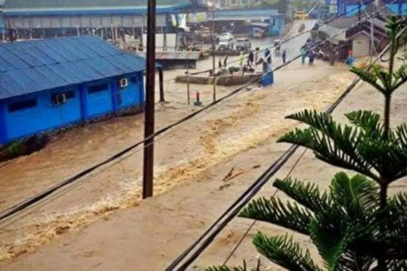Banjir Bandang Pelabuhan Ratu. (Ayo Bandung).