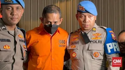 Mantan Kapolres Ngada AKBP Fajar Widyadharma Lukman Sumaatmaja. (CNN Indonesia/Patricia Diah Ayu Saraswati)