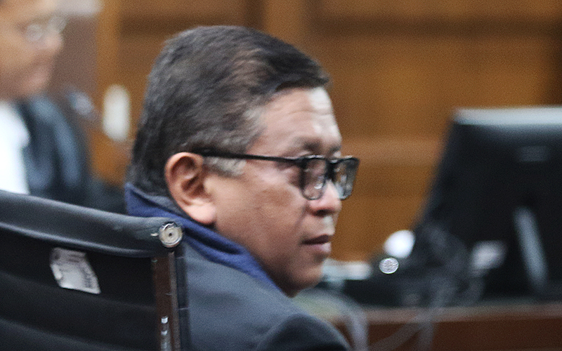 Sekretaris Jenderal PDIP Hasto Kristiyanto menjalani sidang perdana dalam kasus dugaan suap Harun Masiku, di PN Tipikor Jakarta Pusat, Jumat (14/3/2025) hari ini. Sidang perdana ini adalah pembacaan surat dakwaan oleh jaksa KPK. Dalam dakwaan itu, jaksa KPK akan menguraikan jelas bagaimana perbuatan Hasto terkait kasus Harun Masiku. Robinsar Nainggolan