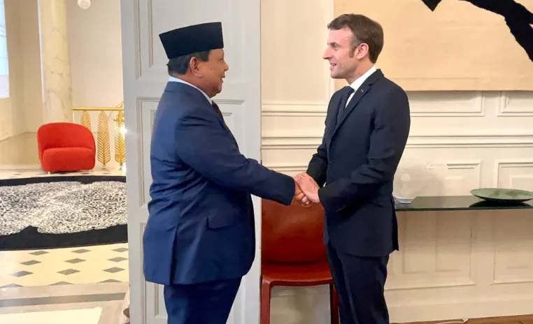 Presiden RI Prabowo Subianto bersama Presiden Perancis Emmanuel Macron. (Kemhan RI)