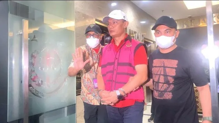 Ketua Pengadilan Negeri Jakarta Selatan Muhammad Arif Nuryanta ditahan Kejagung (Mulia/detikcom)   