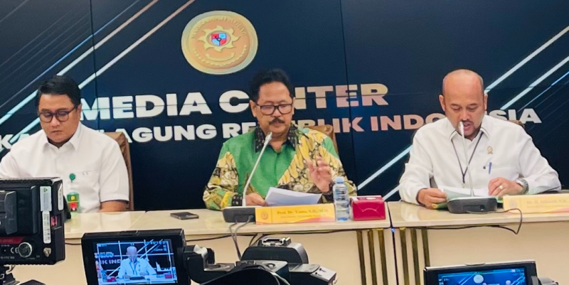 Juru Bicara Mahkamah Agung Prof DR Yanto memberikan pernyataan terkait Kasus Suap Hakim PN Jakpus pada Senin (14/4/2024). (dok. Humas MA)