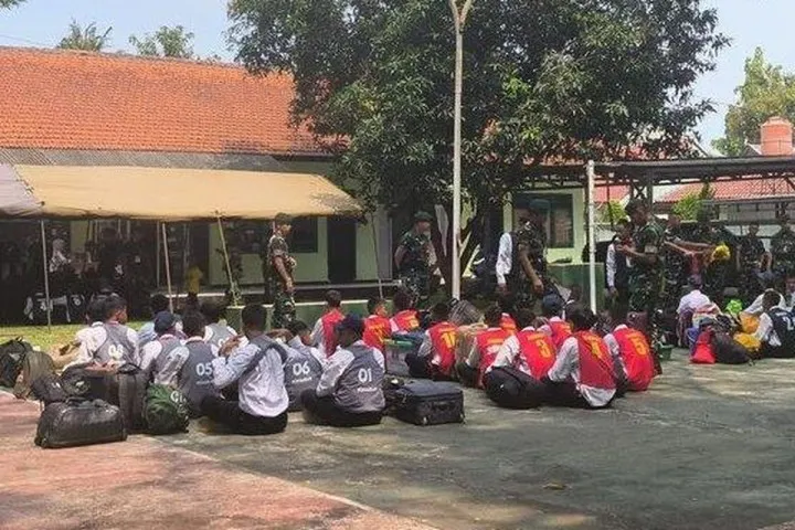 39 Siswa di Purwakarta Dikirim ke Barak Militer Jalani Pembinaan Karakter.(Riau24.com)
