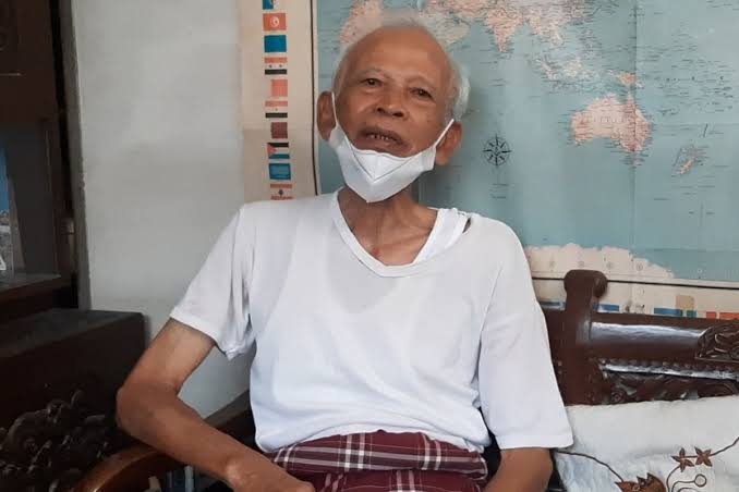 Kasmudjo bukan dosen pembimbing skripsi Jokowi (Kompas)