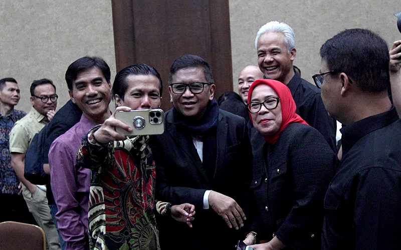 Tim Jaksa Penuntut Umum (JPU) Komisi Pemberantasan Korupsi (KPK) menghadirkan 2 saksi untuk sidang lanjutan perkara perintangan penyidikan kasus Harun Masiku dan suap penetapan anggota DPR 2019–2024, dengan terdakwa Sekjen PDI Perjuangan (PDIP) Hasto Kristiyanto. Salah satu saksi yang dihadirkan hari ini, Jumat (16/5/2025), di Pengadilan Tindak Pidana Korupsi (Tipikor) pada Pengadilan Negeri (PN) Jakarta Pusat yakni mantan Ketua sekaligus Komisioner Komisi Pemilihan Umum (KPU) Hasyim Asyari. R