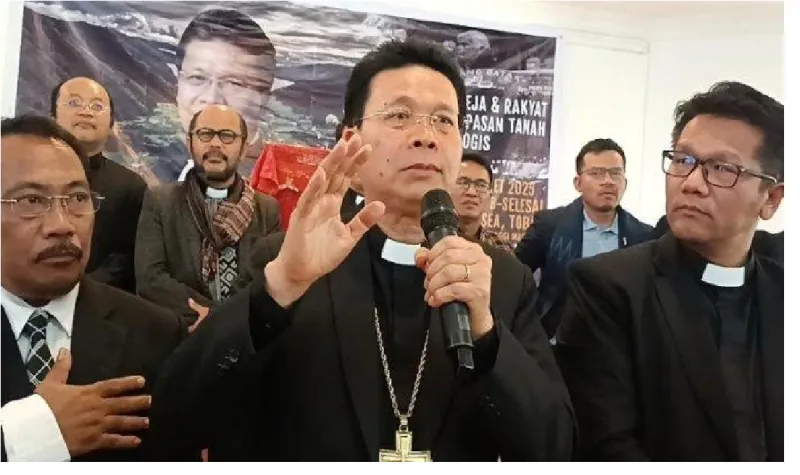Ephorus HKBP :Respon Dua Tokoh Batak Toba Setelah Serukan Tutup TPL  foto tribunmedan