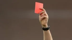 Alasan Wasit Batalkan Kartu Merah Pemain Singapura di Piala AFF