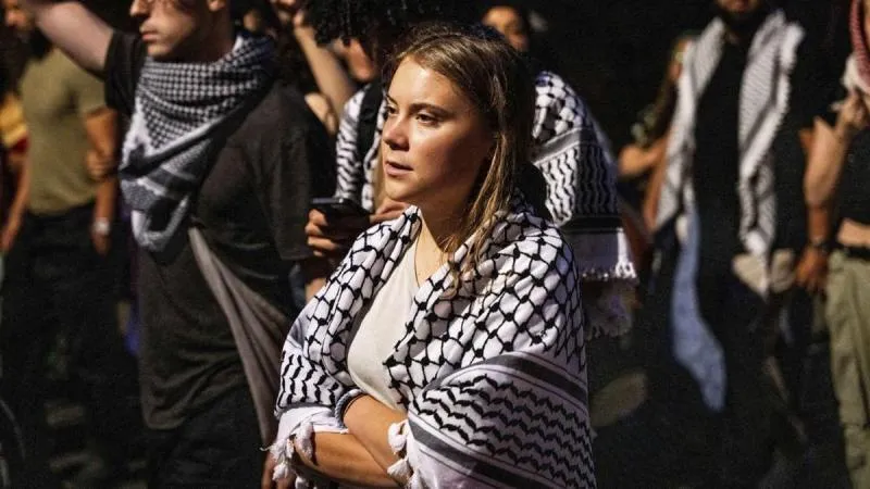 Pasukan Militer Israel Membajak Kapal Bantuan Gaza Greta Thunberg. (cnn).