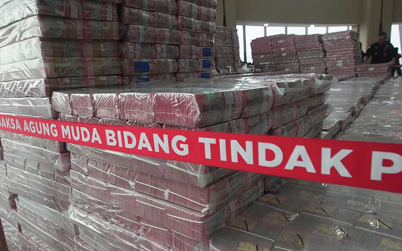Kejaksaan Agung (Kejagung) menyita uang Rp 11,8 triliun dari korporasi Wilmar Group dalam kasus tindak pidana korupsi pemberian fasilitas ekspor CPO dan turunannya di industri kelapa sawit pada 2022. Kasus tersebut saat ini masih dalam tahap kasasi karena dalam putusan sebelumnya majelis hakim memutus ontslag atau lepas para terdakwa. Robinsar Nainggolan