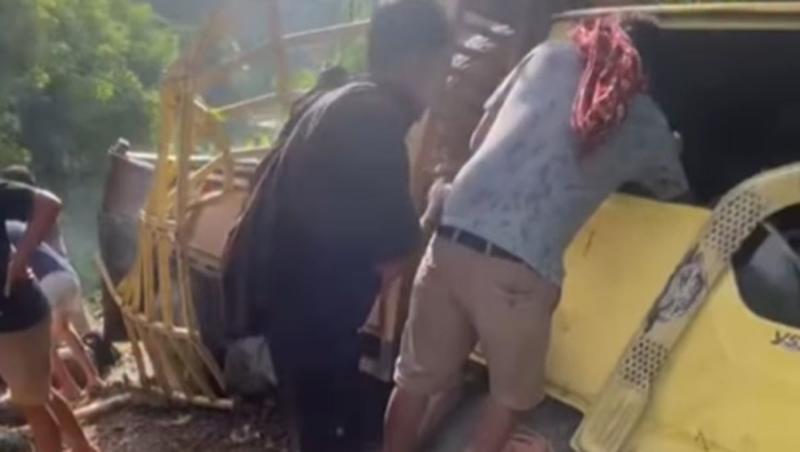 Truk Terbalik di Toraja Utara. (Istimewa).