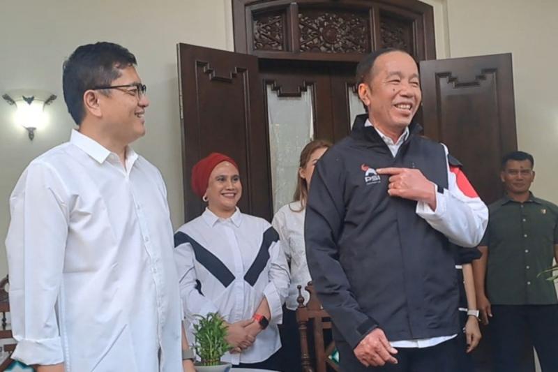 Soal Peluang Jadi Dewan Pembina PSI, Joko Widodo Buka Suara. (Kompas.com).
