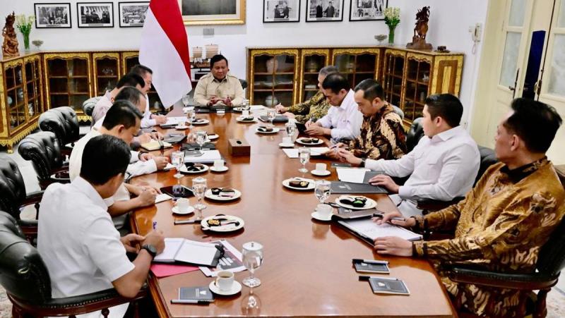 Semalam Prabowo Mendadak Kumpulkan Kapolri-Jaksa Agung di Istana. (Instagram Seskab).