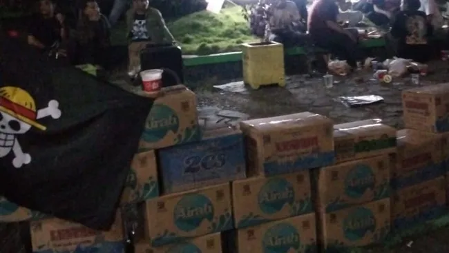 Tolak PBB Naik, Mahasiswa & Warga Bersatu Kepung Kantor Bupati Bone. (Istimewa).