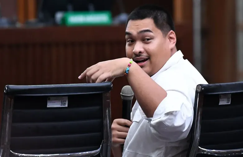 Dito Ariotedjo saat hadir menjadi saksi dalam sidang lanjutan kasus dugaan korupsi BTS 4G di Pengadilan Tipikor, Jakarta Pusat, Rabu (11/10/2023). Dito Ariotedjo dihadirkan sebagai saksi untuk dikonfirmasi dalam persidangan kasus dengan terdakwa Jhonny G Plate, Yohan Suryono dan Anang Achmad Latif. (Antara)