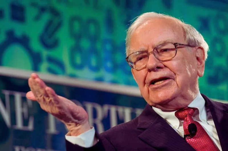 Kiat Warren Buffett: Sederhana dalam Uang, Sederhana dalam Hidup foto: ratu.ai