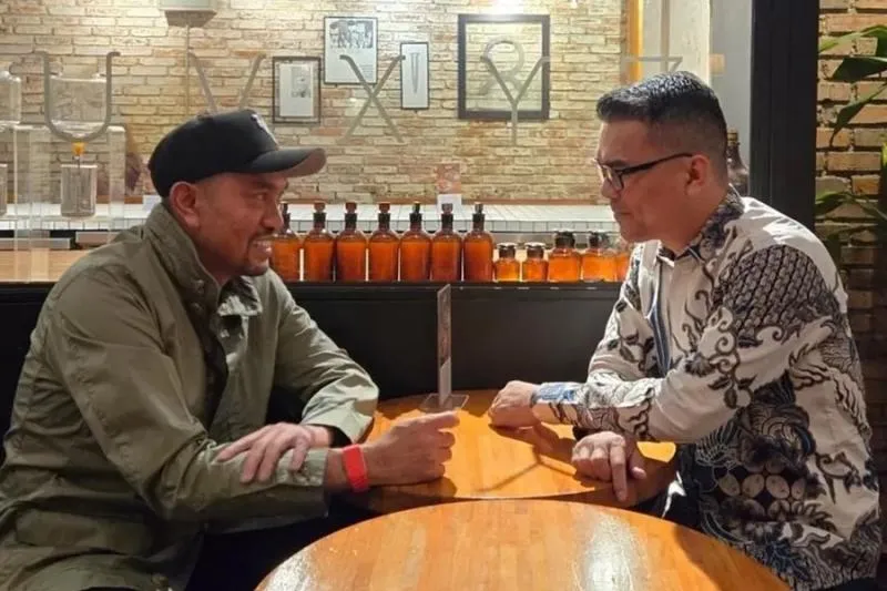 Usai Lama Hilang, Sahroni Muncul Ketemu Bro Ron, Bakal Masuk PSI? (Istimewa).
