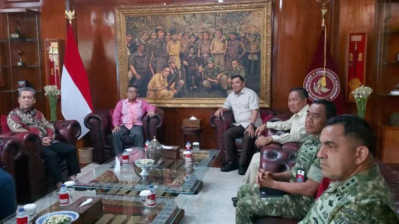 Kini Giliran Presiden & Elite PKS Sambangi Menhan Sjafrie, Bahas Apa? (okezone).