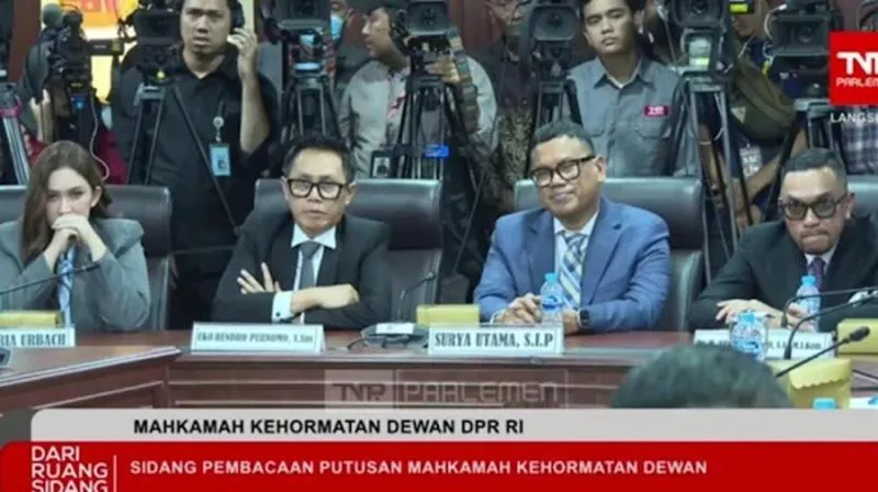 Ahmad Sahroni dkk Batal Dipecat, DPR RI Langgar Tuntutan 17+8 (Istimewa).