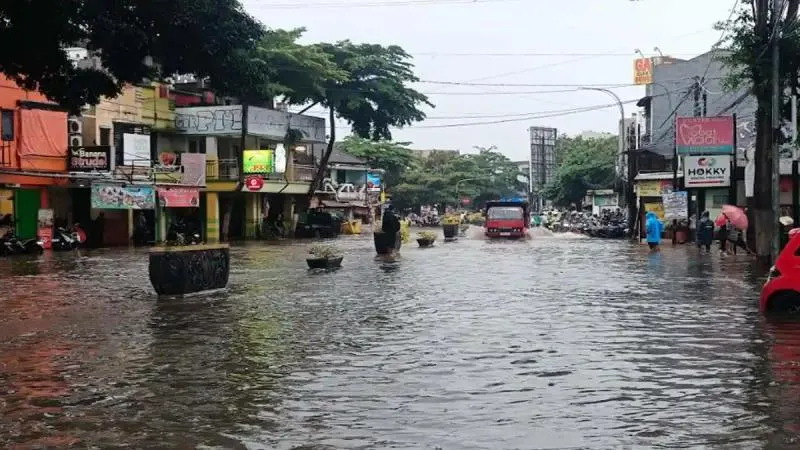 Banjir di Kota Malang (SURYAMALANG.COM/Benni Indo)