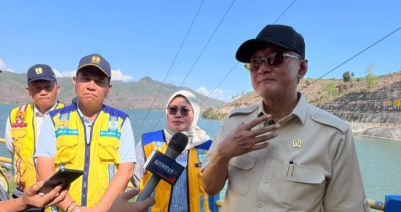 Menteri Pekerjaan Umum (PU) Dody Hanggodo melakukan kunjungan kerja ke Bendungan Tanju di Kabupaten Dompu, Nusa Tenggara Barat (NTB), Minggu (21/9/2025). (Bogortraffic)