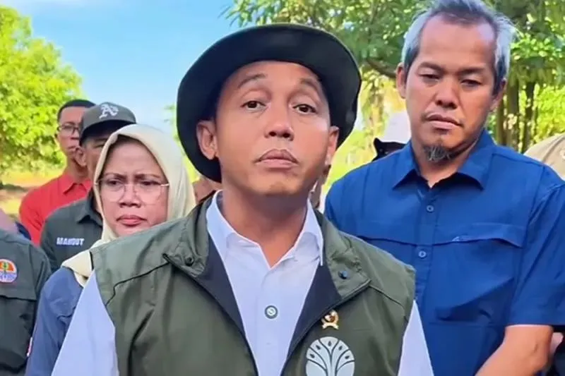 Pakar Hukum: Raja Juli Setop Ngomong Normatif soal Banjir Sumatra! (Istimewa).