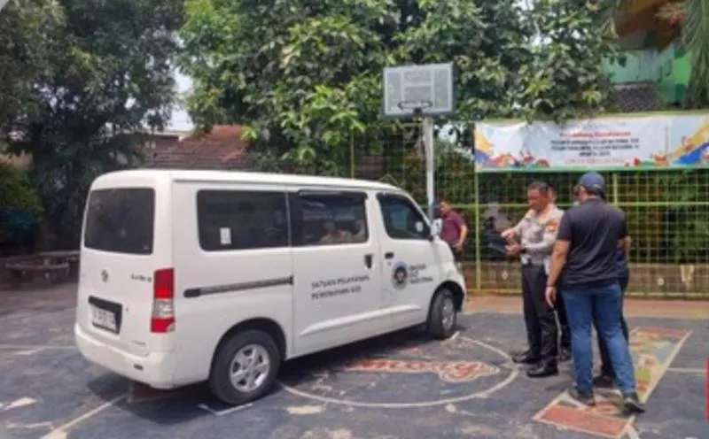 Mobil SPPG tabrak 21 siswa dan guru (CNN Indonesia)