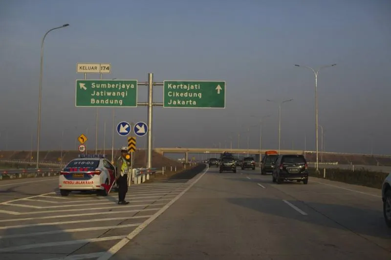 Jelang Natal 2025, Trafik ke Cirebon via Tol Cipali Naik Tajam foto kompas