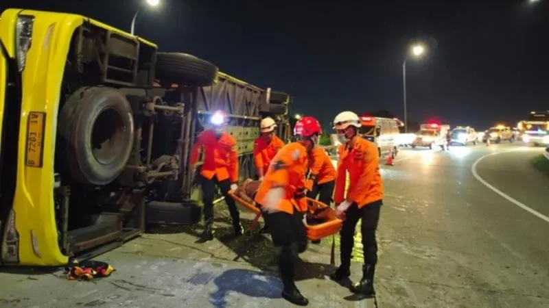 Kecelakaan di simpang susun exit tol Krapyak, Kota Semarang, Senin (22/12).Foto: arsip foto Basarnas Semarang
