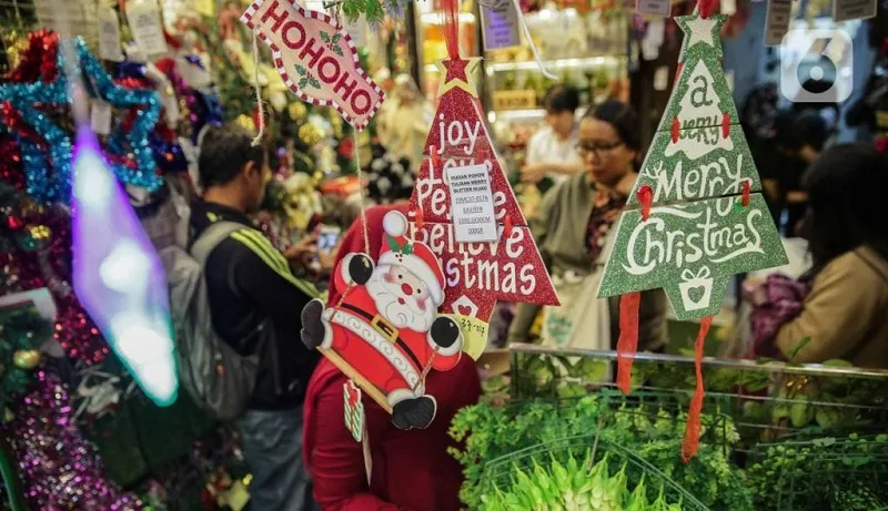 Ilustrasi Jual Perlengkapan Natal - Sumber Foto : Folkq.com 