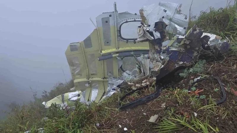 KNKT Sebut Pesawat ATR 42-500 Tabrak Lereng Gunung Bulusaraung. (Basarnas).