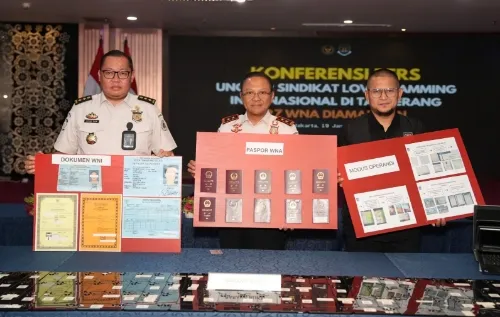 Puluhan WNA Sindikat Internasional Love Scamming Diringkus di Tangerang. (Istimewa).
