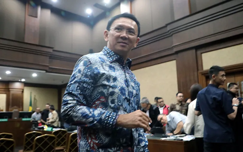 Basuki Tjahaja Purnama alias Ahok bersaksi dalam sidang kasus dugaan korupsi tata kelola minyak mentah. Sidang digelar di Pengadilan Tipikor, Jakarta pada Selasa (27/1/2026). Dalam sidang ini, Ahok akan bersaksi untuk terdakwa anak buron Riza Chalid, Kerry Adrianto Riza, Riva Siahaan dkk. Robinsar Nainggolan