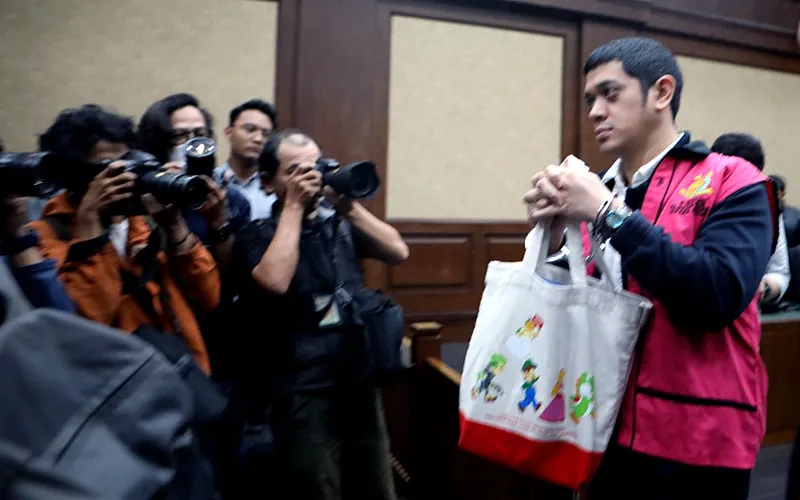 Basuki Tjahaja Purnama alias Ahok bersaksi dalam sidang kasus dugaan korupsi tata kelola minyak mentah. Sidang digelar di Pengadilan Tipikor, Jakarta pada Selasa (27/1/2026). Dalam sidang ini, Ahok akan bersaksi untuk terdakwa anak buron Riza Chalid, Kerry Adrianto Riza, Riva Siahaan dkk. Robinsar Nainggolan
