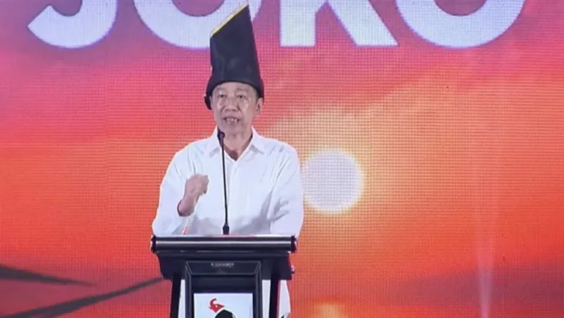 Foto: Jokowi memberikan pengarahan di Rakernas PSI 2026 di Kota Makassar. (Dokumen YouTube PSI)