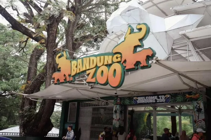 Resmi, Kementerian Kehutanan Cabut Izin Pengelola Bandung Zoo. (Istimewa).