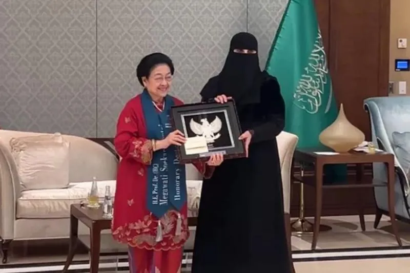Gelar Doktor Honoris Causa Mega Bertambah, Kini dari PNU Arab Saudi. (Istimewa).