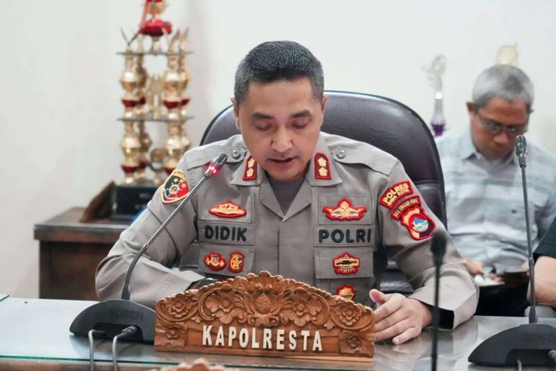 Bekas Kapolres Bima Kota AKBP Didik Putra Punya Koper Berisi Narkoba