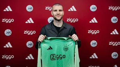 Maarten Paes sudah melakoni latihan perdana di Ajax Amsterdam. (Arsip Ajax)