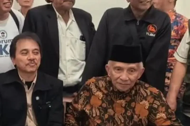 Sidang Citizen Lawsuit Ijazah Jokowi di PN Solo Dihadiri Amien Rais. (Istimewa).
