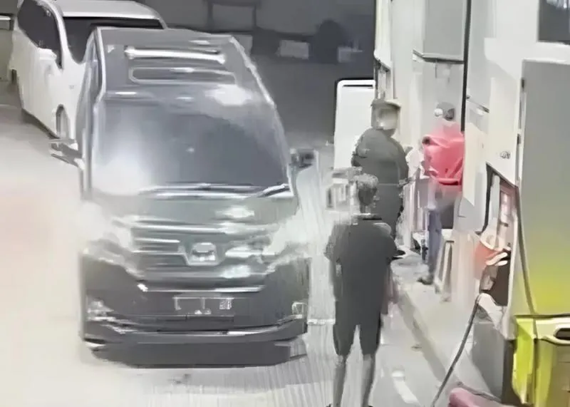 Pria Ngaku Aparat Hajar Petugas SPBU. (Istimewa).